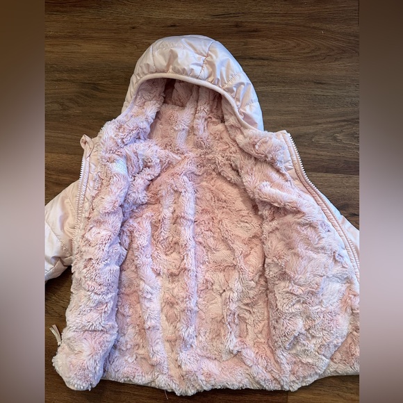 The North Face
Little Girl's Mossbud
Reversible Jacket
2T
Peach Pink - Picture 4 of 6